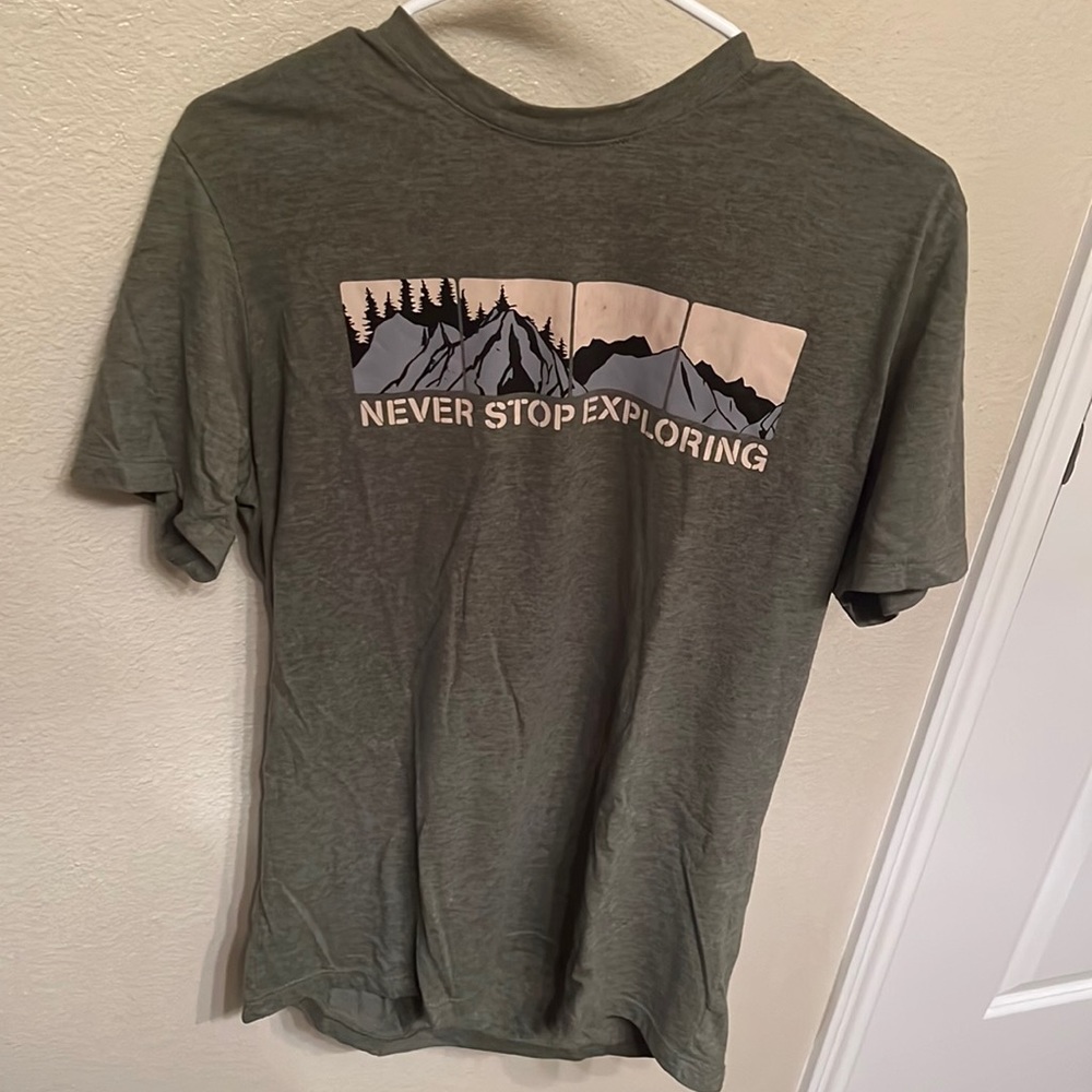 Dark green the north face small size shirt!